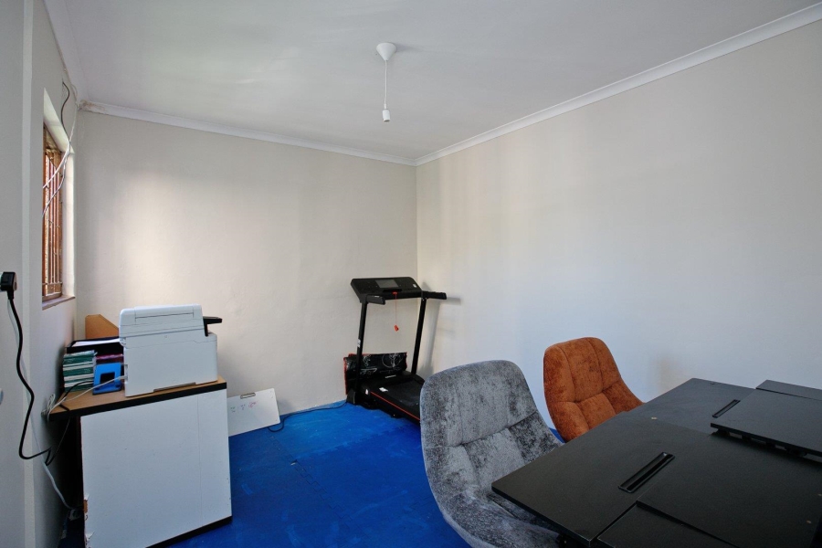 5 Bedroom Property for Sale in Claremont Western Cape